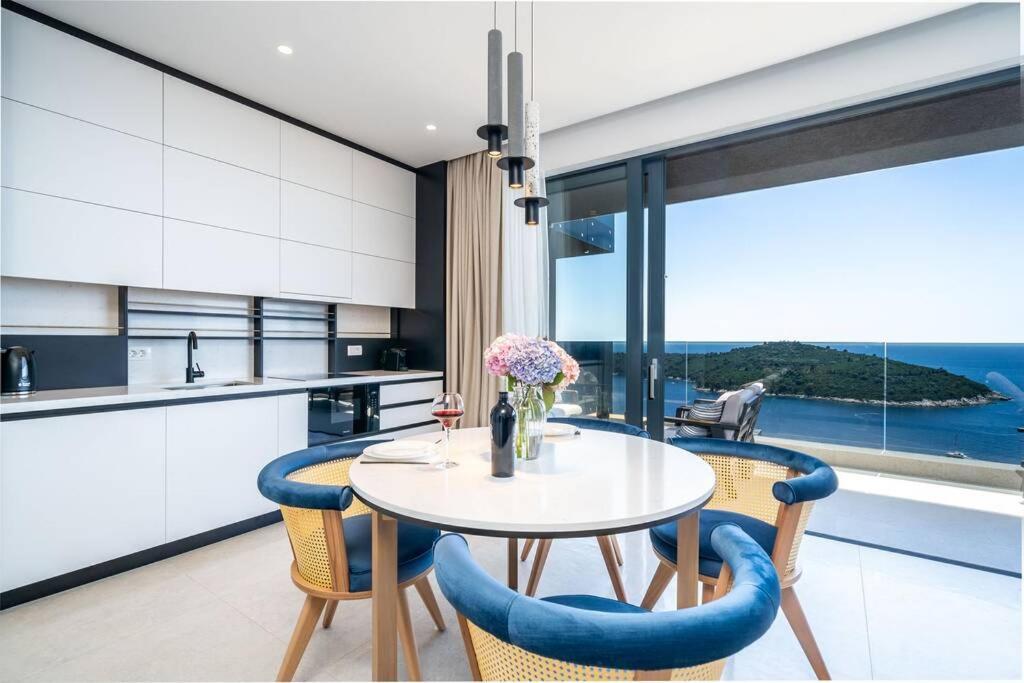 New&Luxury 5* With An Amazing View - Pure Apartment ドゥブロブニク エクステリア 写真