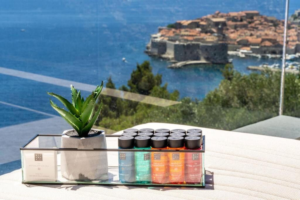 New&Luxury 5* With An Amazing View - Pure Apartment ドゥブロブニク エクステリア 写真