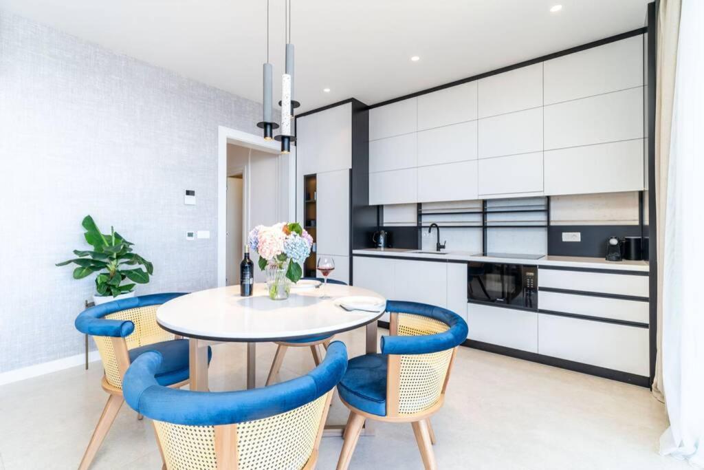 New&Luxury 5* With An Amazing View - Pure Apartment ドゥブロブニク エクステリア 写真